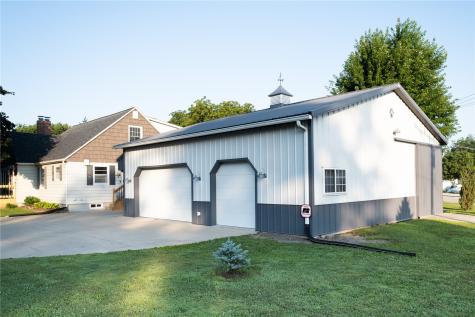 903 1st Avenue NW Mt Vernon IA 52314