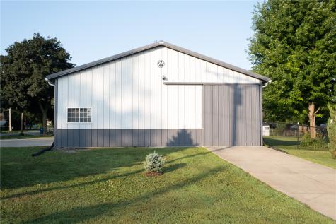903 1st Avenue NW Mt Vernon IA 52314