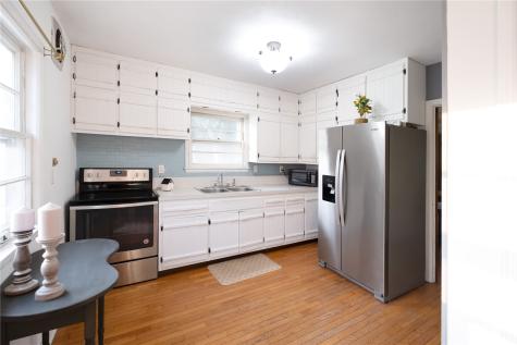 903 1st Avenue NW Mt Vernon IA 52314