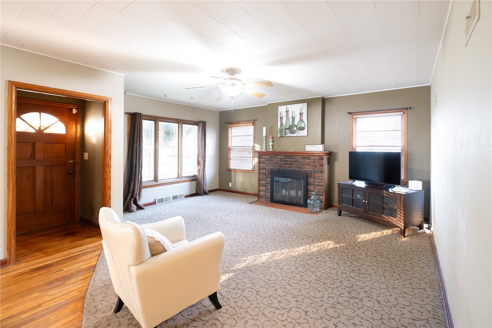 903 1st Avenue NW Mt Vernon IA 52314
