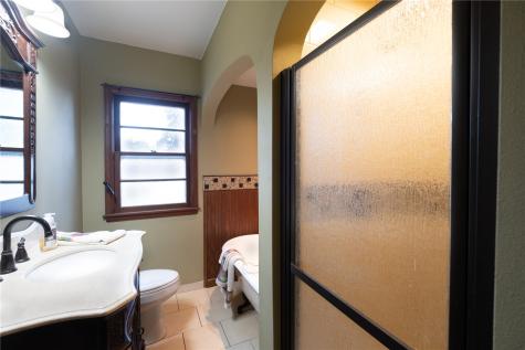 903 1st Avenue NW Mt Vernon IA 52314