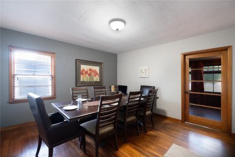903 1st Avenue NW Mt Vernon IA 52314