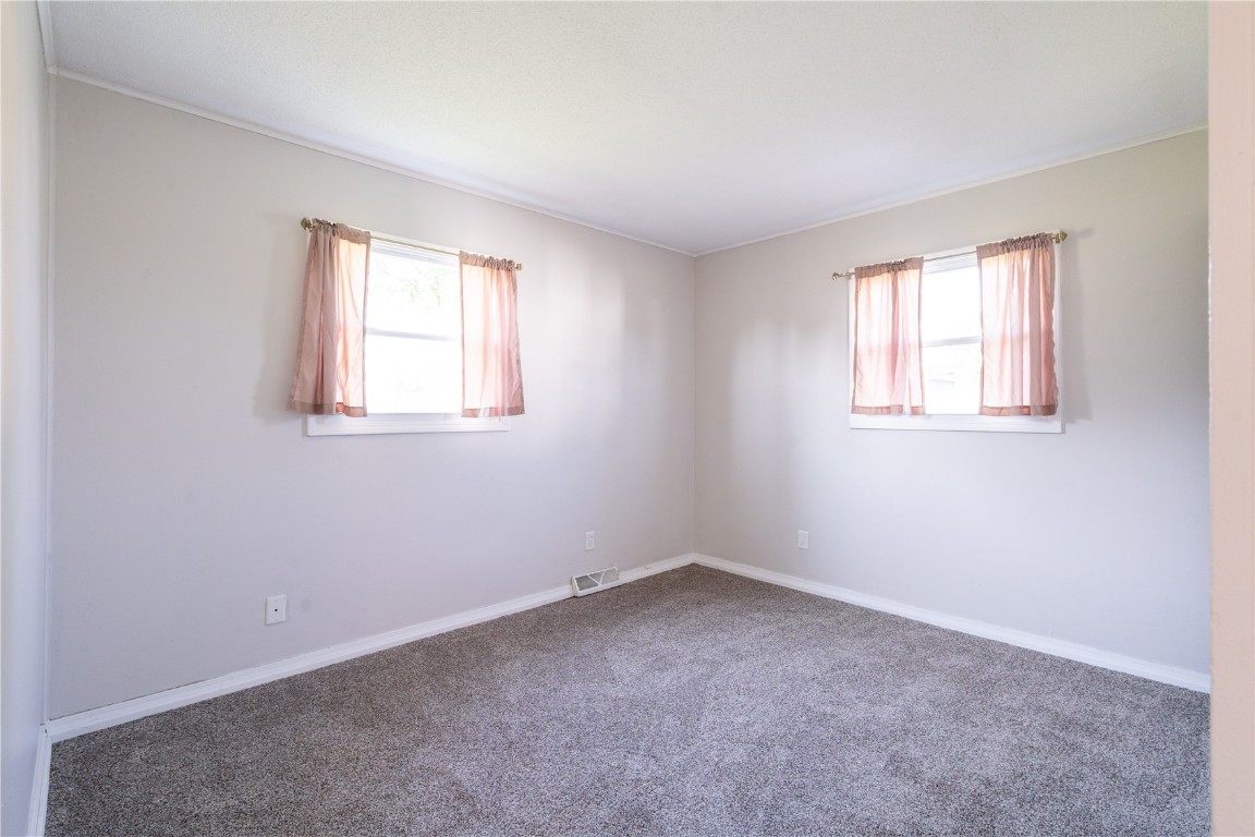 5540 J Street SW Cedar Rapids IA 52404