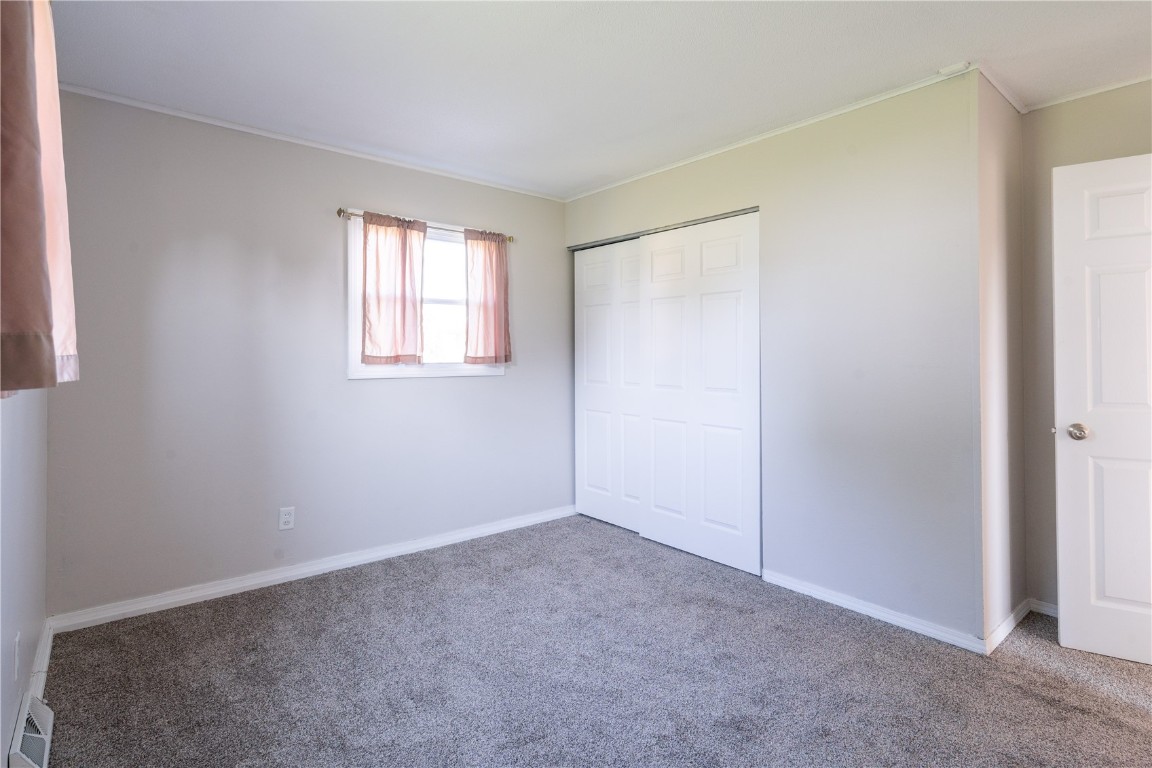 5540 J Street SW Cedar Rapids IA 52404