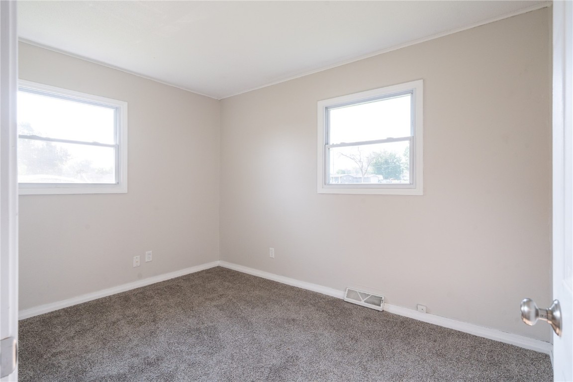 5540 J Street SW Cedar Rapids IA 52404