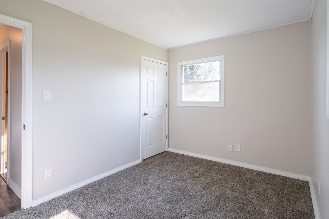 5540 J Street SW Cedar Rapids IA 52404