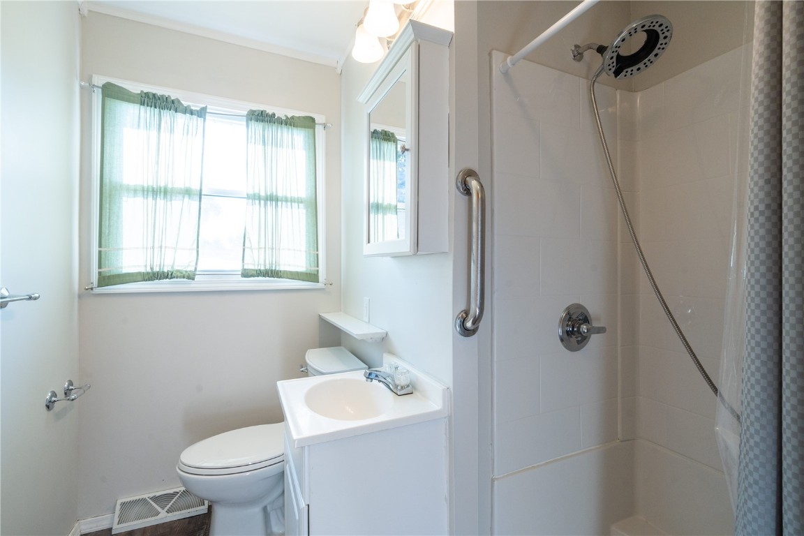 5540 J Street SW Cedar Rapids IA 52404