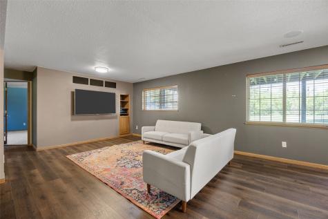 24 Sumter Avenue Lisbon IA 52253