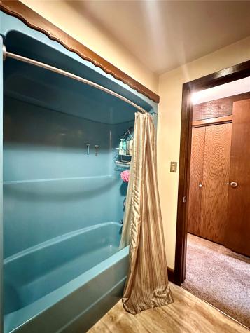 22608 262nd Street Delhi IA 52223