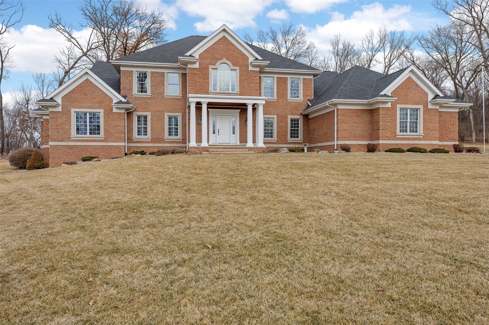 5012 Autumn Drive NE Cedar Rapids IA 52411