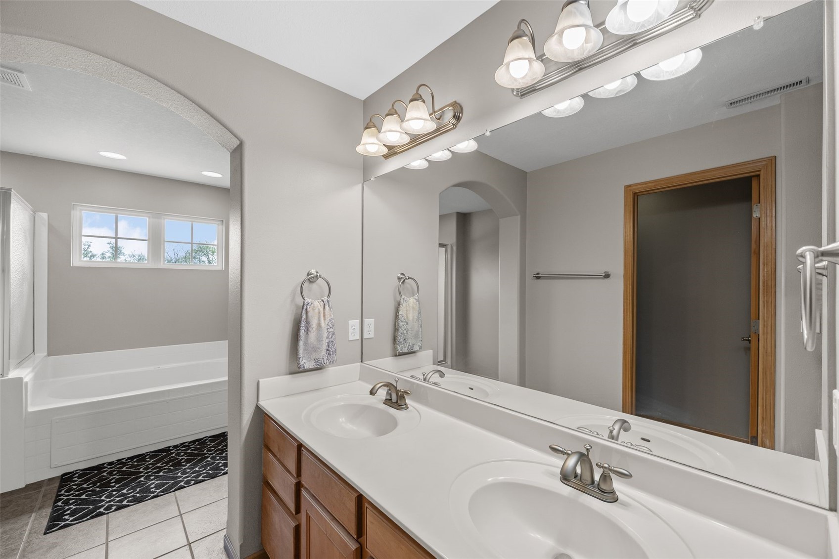 2812 Broken Woods Drive Coralville IA 52241