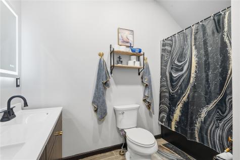 1122 32nd Street NE Cedar Rapids IA 52402