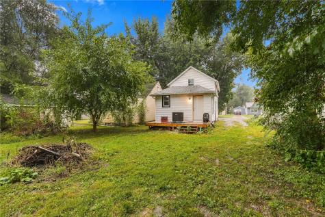 1122 32nd Street NE Cedar Rapids IA 52402