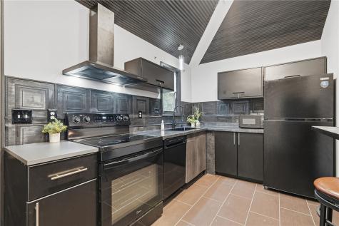 1122 32nd Street NE Cedar Rapids IA 52402