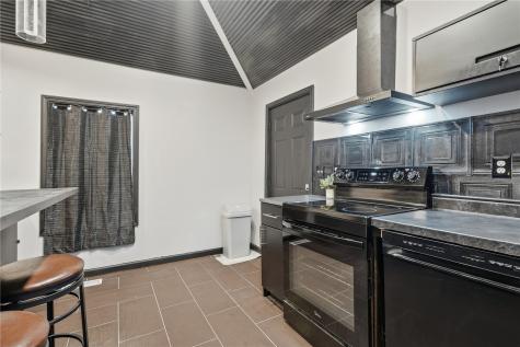 1122 32nd Street NE Cedar Rapids IA 52402
