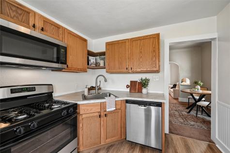 28 W Maple Street Central City IA 52214
