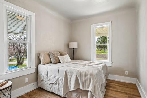 28 W Maple Street Central City IA 52214