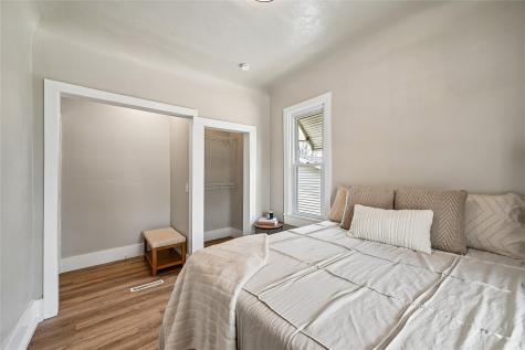28 W Maple Street Central City IA 52214