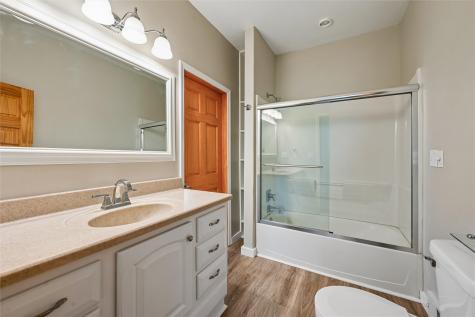 28 W Maple Street Central City IA 52214