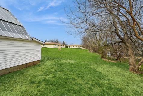 28 W Maple Street Central City IA 52214