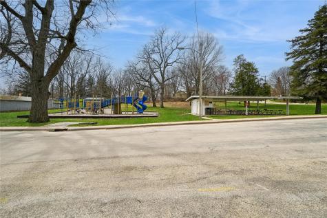 28 W Maple Street Central City IA 52214