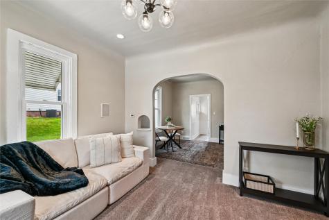 28 W Maple Street Central City IA 52214