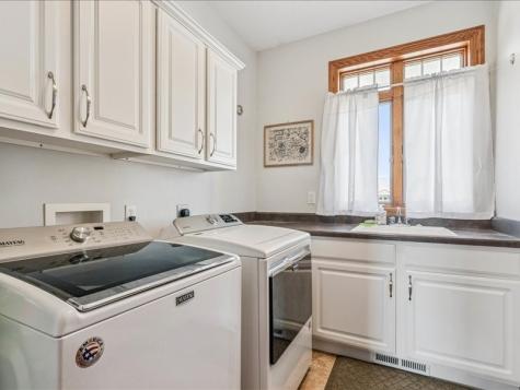 529 Jefferson Court Center Point IA 52213