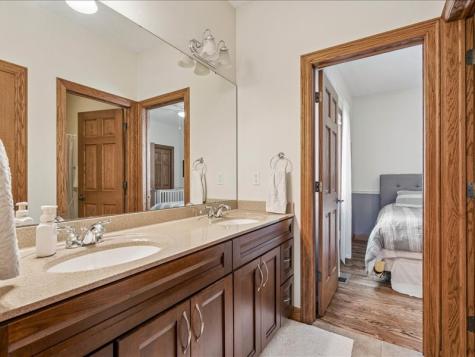 529 Jefferson Court Center Point IA 52213