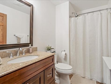 529 Jefferson Court Center Point IA 52213