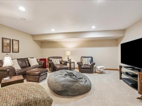 529 Jefferson Court Center Point IA 52213