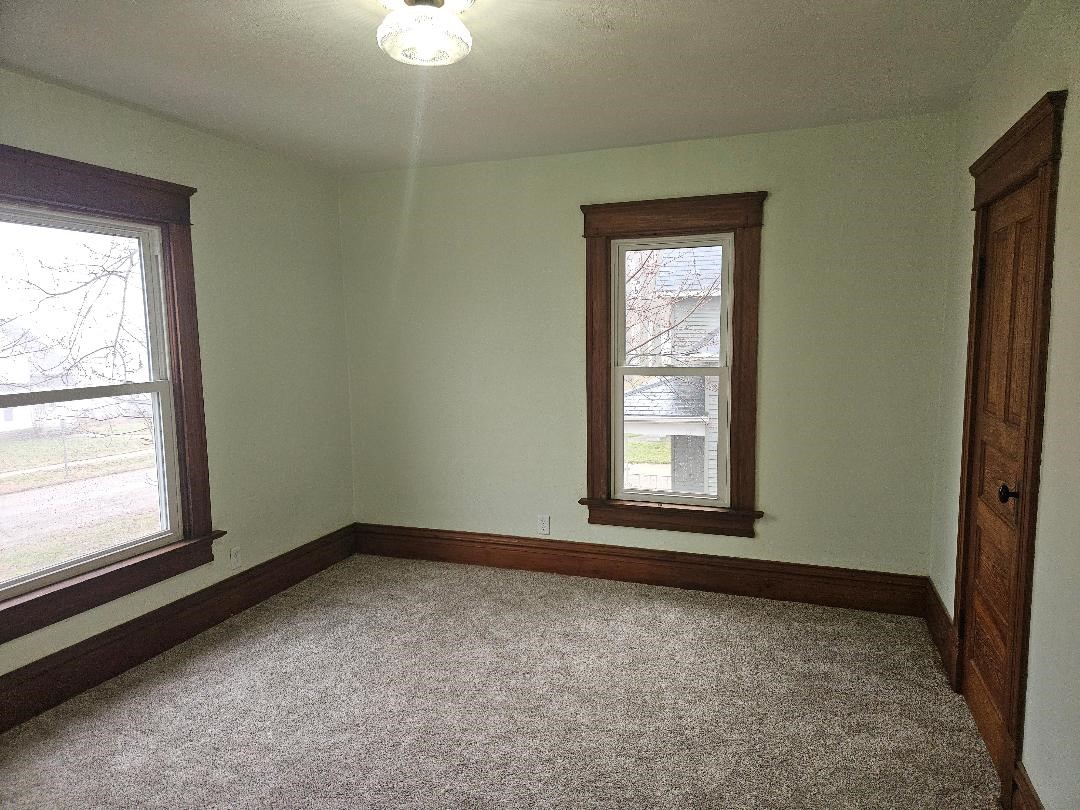 1806 8th Avenue Belle Plaine IA 52208