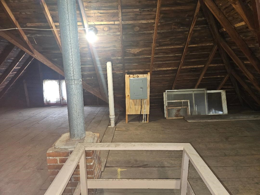 1806 8th Avenue Belle Plaine IA 52208