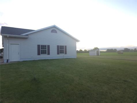 211 Eisenhower Drive Wyoming IA 52362
