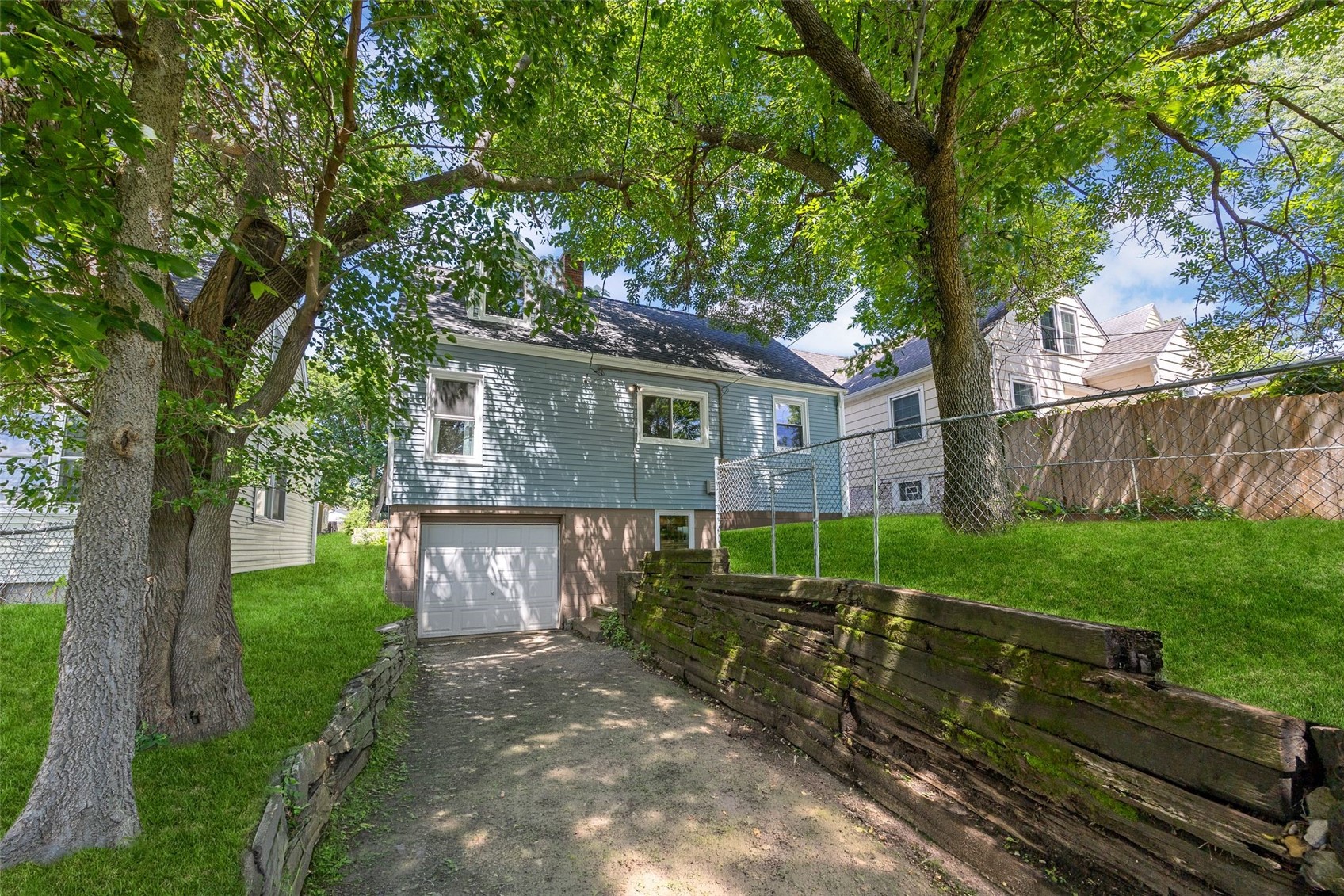 411 22nd Street Cedar Rapids IA 52402