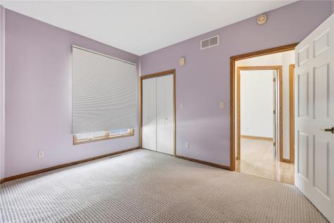 315 Wood Creek Lane Muscatine IA 52761