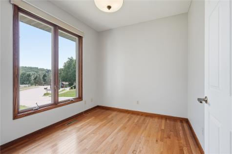 315 Wood Creek Lane Muscatine IA 52761