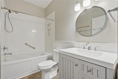315 Wood Creek Lane Muscatine IA 52761