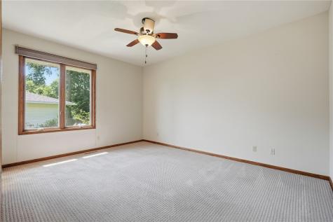 315 Wood Creek Lane Muscatine IA 52761