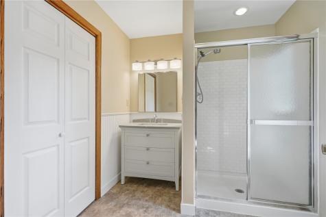 315 Wood Creek Lane Muscatine IA 52761