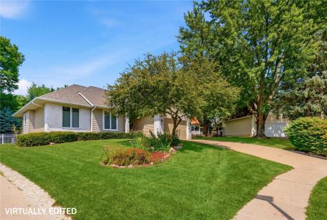 315 Wood Creek Lane Muscatine IA 52761