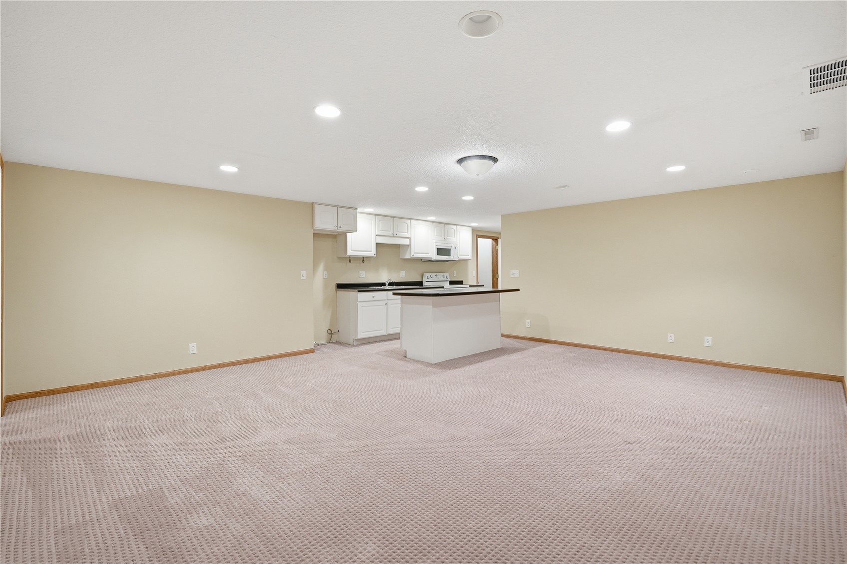 315 Wood Creek Lane Muscatine IA 52761