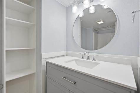 315 Wood Creek Lane Muscatine IA 52761