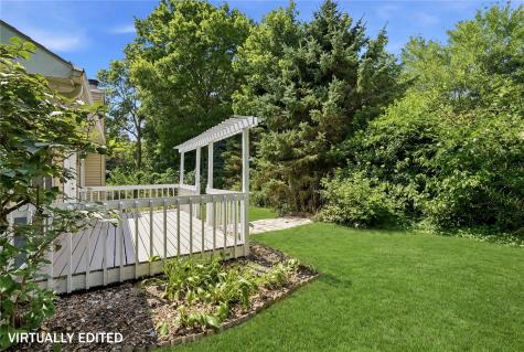 315 Wood Creek Lane Muscatine IA 52761