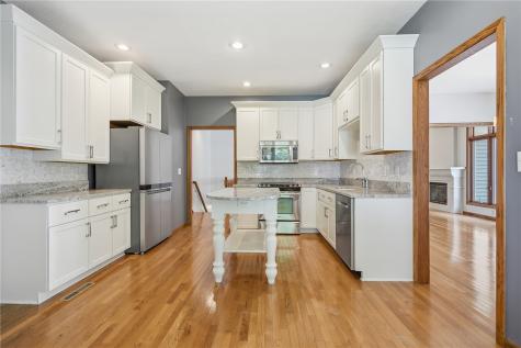 315 Wood Creek Lane Muscatine IA 52761