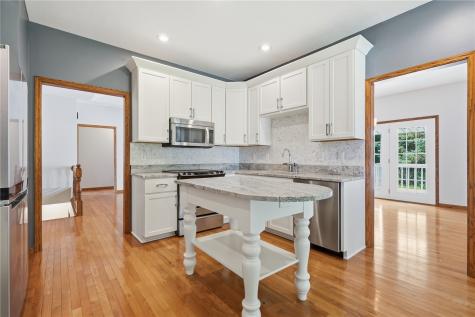 315 Wood Creek Lane Muscatine IA 52761