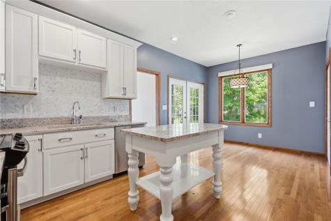 315 Wood Creek Lane Muscatine IA 52761