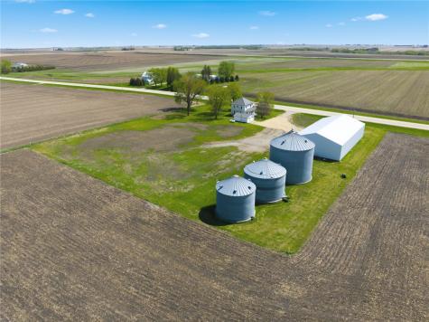 2921 220th Street Winthrop IA 50682