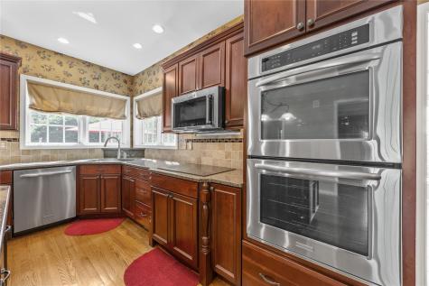 4899 Oak Grove Court NE Cedar Rapids IA 52411
