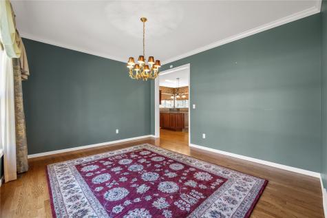 4899 Oak Grove Court NE Cedar Rapids IA 52411