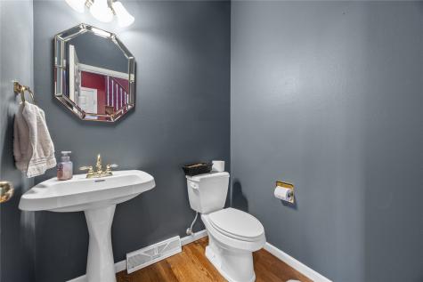 4899 Oak Grove Court NE Cedar Rapids IA 52411